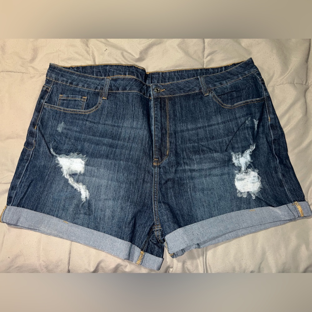 Plus sized ripped denim shorts from SHEIN. Size 20 (4XL)